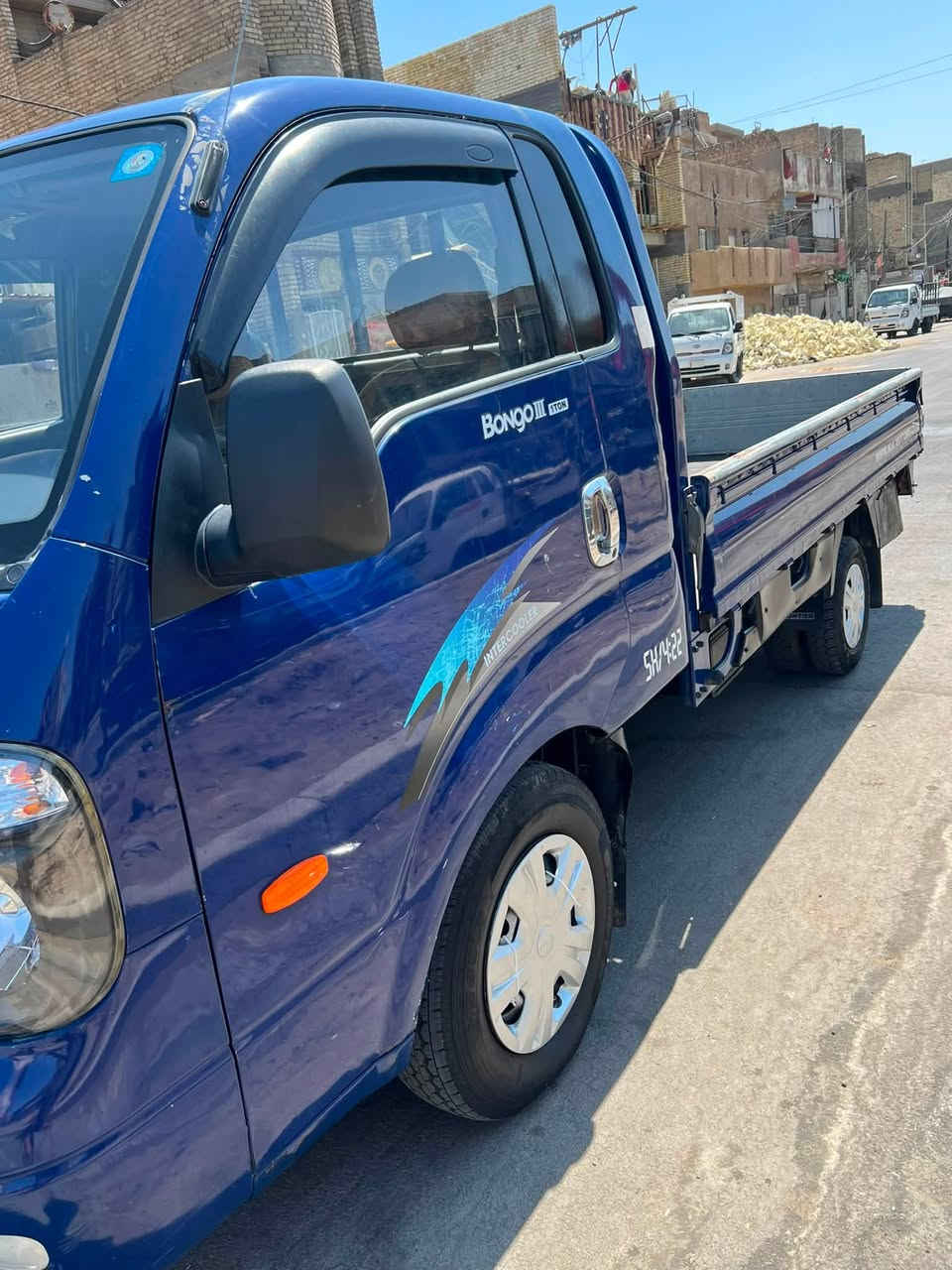 كية بنكو 3
موديل 2005
محرك 3000 مفتوح 
رقم بغداد إنكليزي سنوية ل 28
مكفوله من ضربه بيهه رشات صبغ خفيفه 
العنوان📍بغداد مدينة الصدر 
التواصل : ***********

