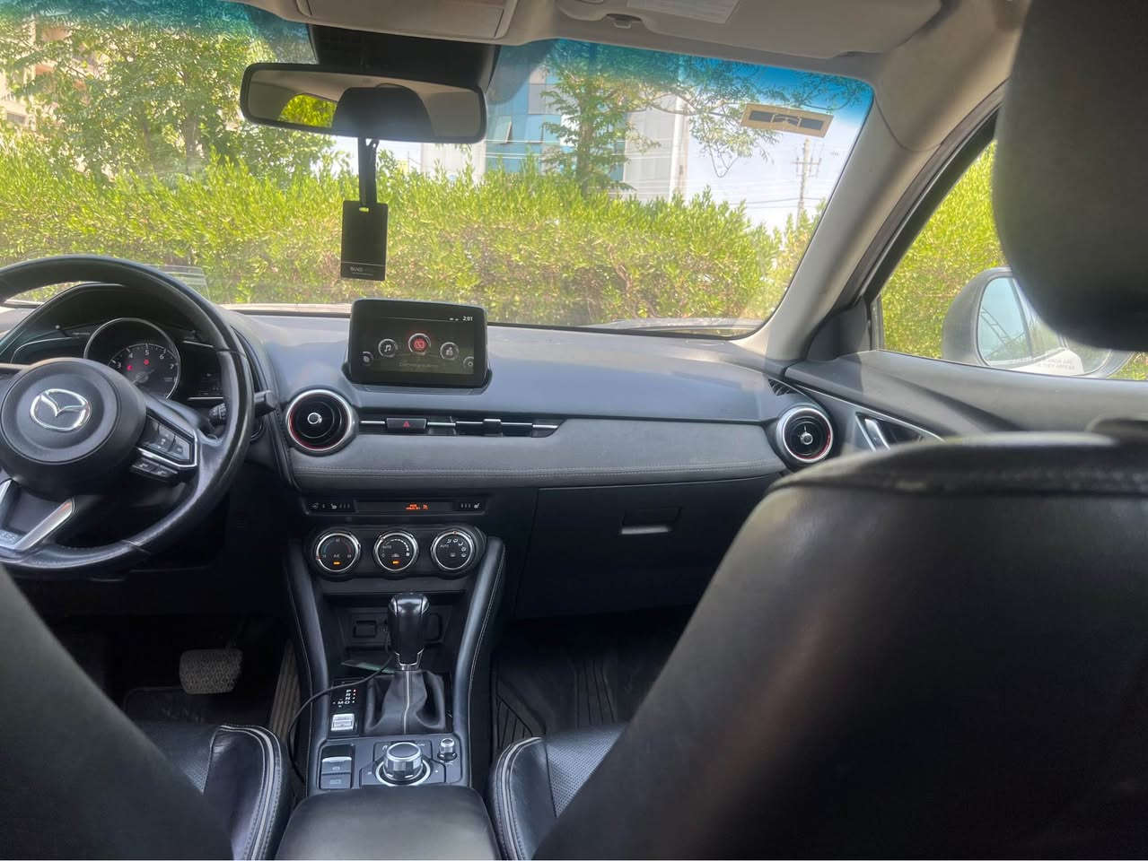 Mazda Cx3 2022 
سةيارةكة فول فول مواصفاتة دةبل ئةكسل سلايد كوشين جلد ويل كرؤم سماعة بؤس رادار پيش و پشت و تةنيشتةكان سةيارةكة دوو پارچةي بؤياغة بي ژووري بي ئيرباگ سةنةوي رةقةم نويية بة ناوي خؤمة گير و مةكينة و هةموو شتي بةشةرت 
*********** أربيل, العراق
