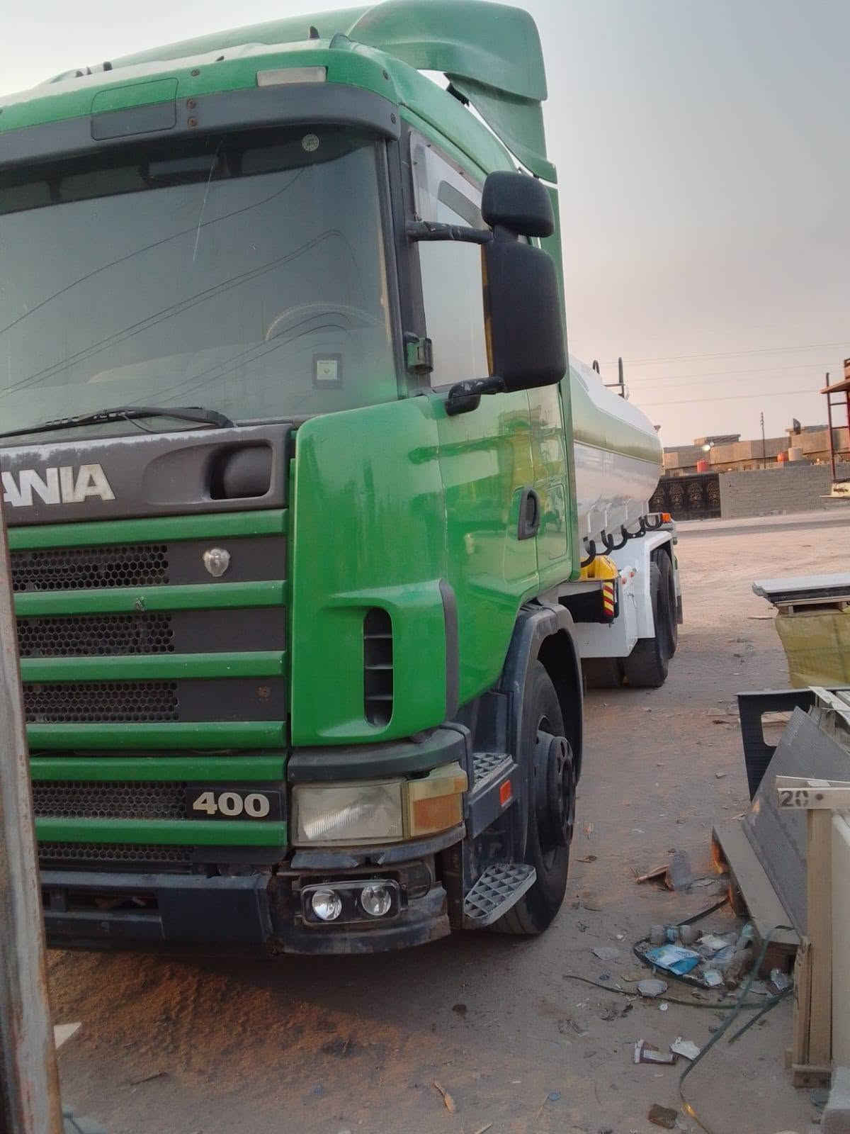 سكانيه تنكر ٢٠طن رقم بصره عنوان بصره هاتف *********** سعر٢٥٠ ورق تانكي جديد كير محرك شاصي
