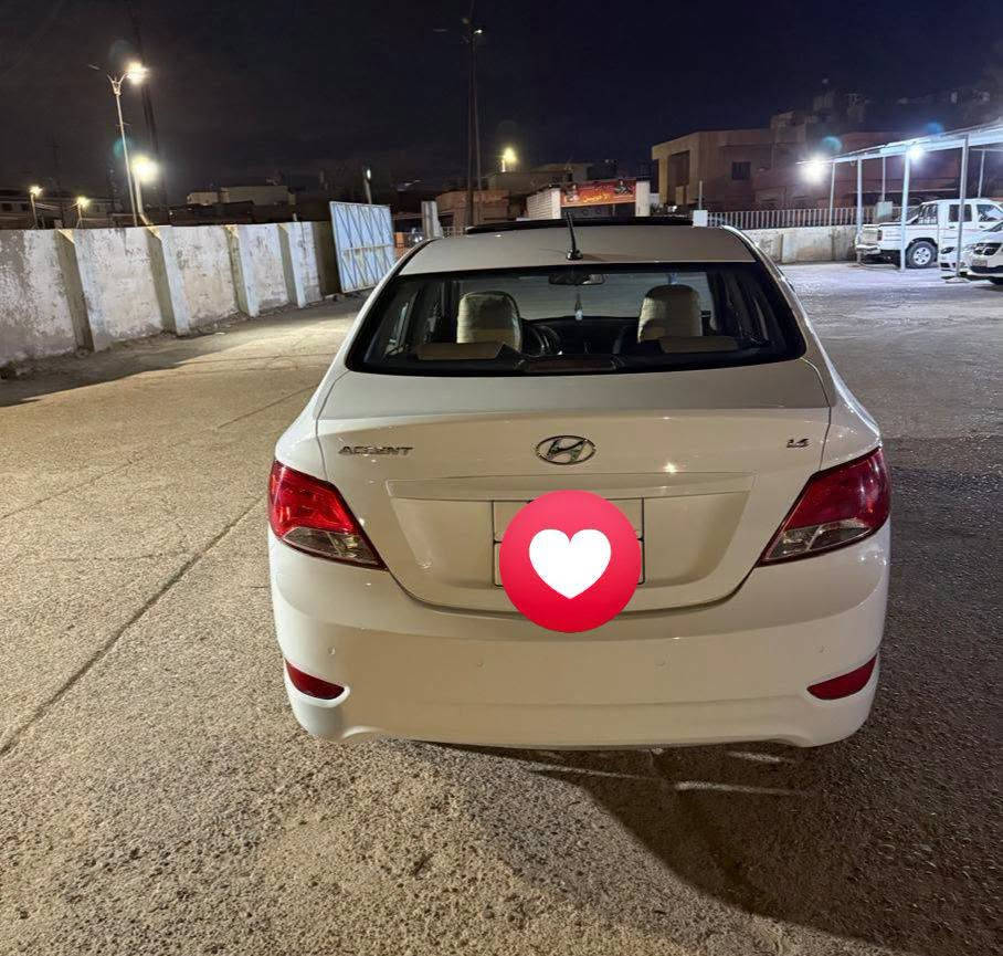 هواندي اكسنت ..٢٠١٦ 
#العداد : ١٥٠ الف KM 
رقم أربيل: 
السياره مجهزه هزه سنويه جديد 
علما بأن السياره لايوجد فيها صبغ ولا تبديل 
المواصفات: 
كشن جك 
شاشه وكامير 
سلايت حساسات 
تحكم ستيرن جهتين 
ويل كروم + داخل عسلي 
السعر : ......... خاص 
#الاتصال: ***********_*********** 
#العنوان: الموصل _ الحمدانية معرض نجيب اوفي للسيارات
