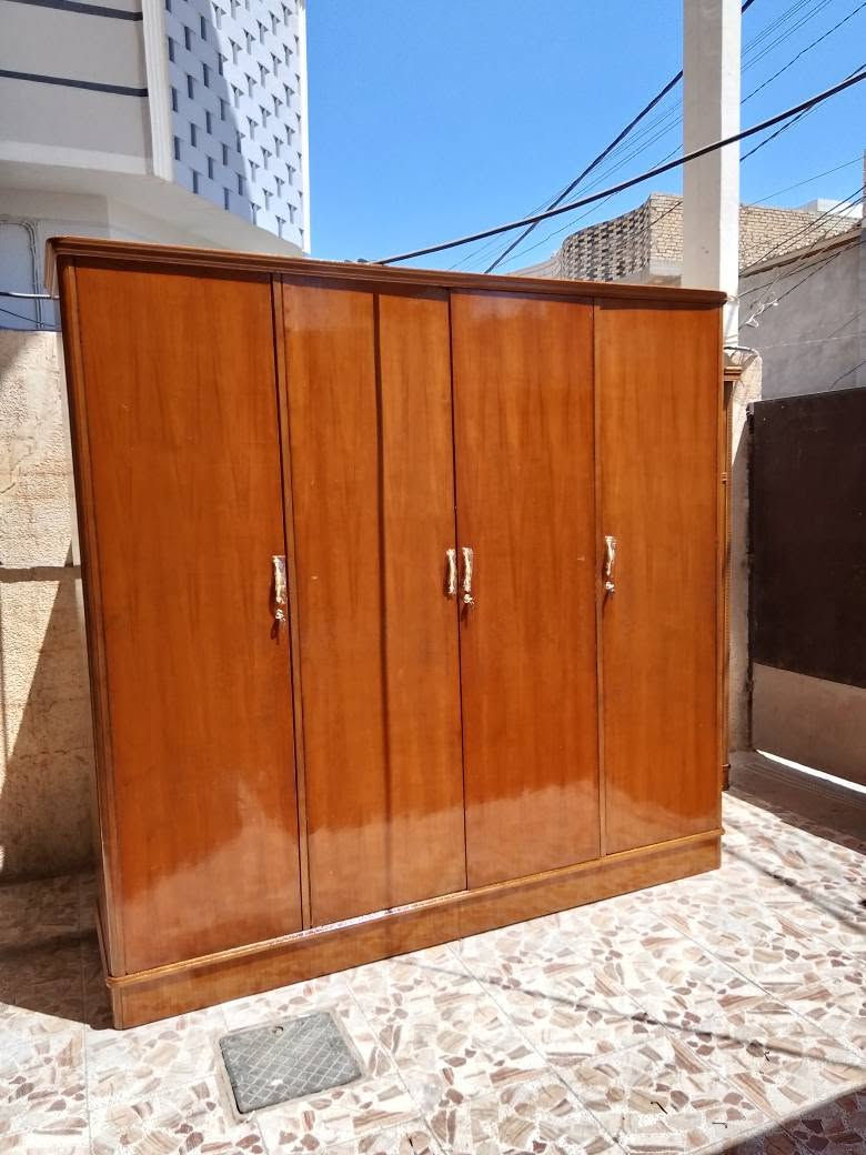 السلام عليكم كنتور 4باب تزكام درجه اولى چتف جاوي السعر 250وبي مجال المكان نجف الاشرف الطول مترين ونص طابق وربع الشراي يتصل على الرقم *********** @إشارة أي ضرر مابي النجف, العراق
