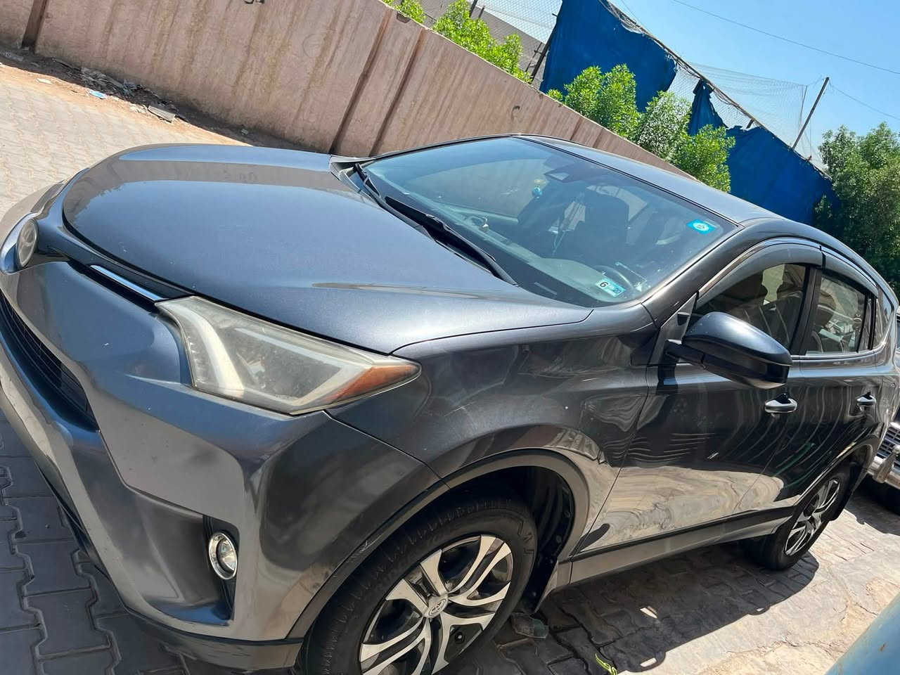 راف فور موديل ١٩١٨ أمريكي بيه حادث من الخلف  الباب الخلفية والجاملغ الأيمن حوض السبير مآبي شي مواصل يمه الضربه السياره جاهزه تخم تاير تبريد  مكينه كير كله جاهزه سعره ١٤٥ ورقه بيه مجال لشراي *********** رقم التواصل
