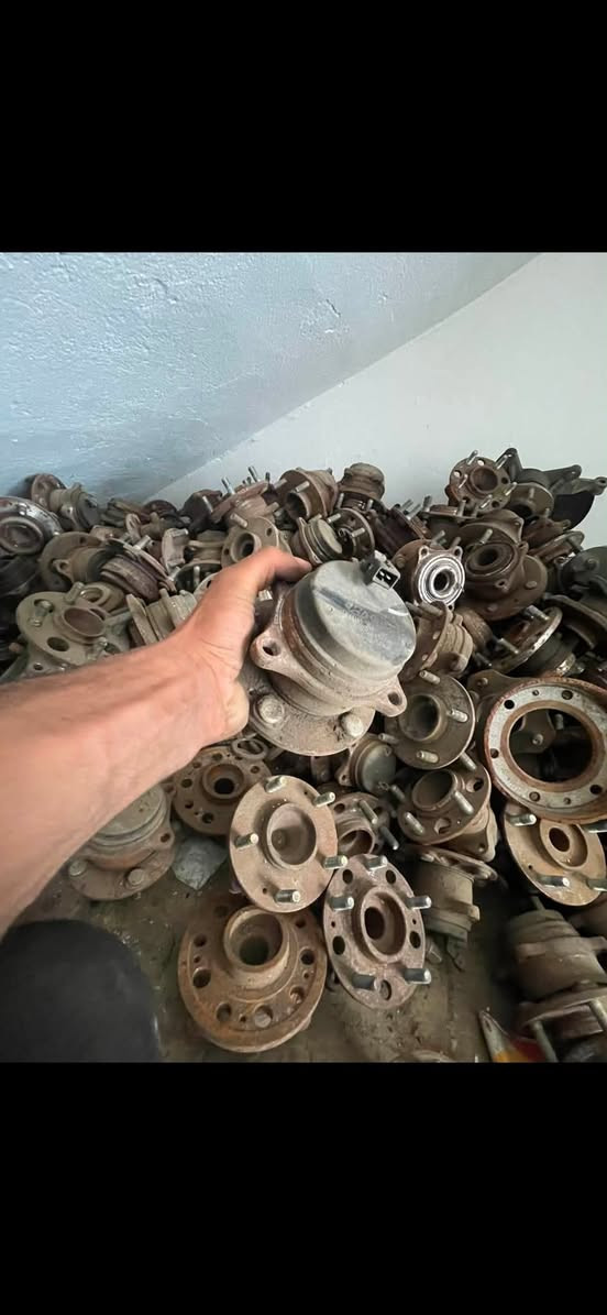 بولبرنات تفصيخ كوري. جميع السيارات الكوريه. بيع شلع نضافه 1000‎%‎ تواصل واتس هـ***********
