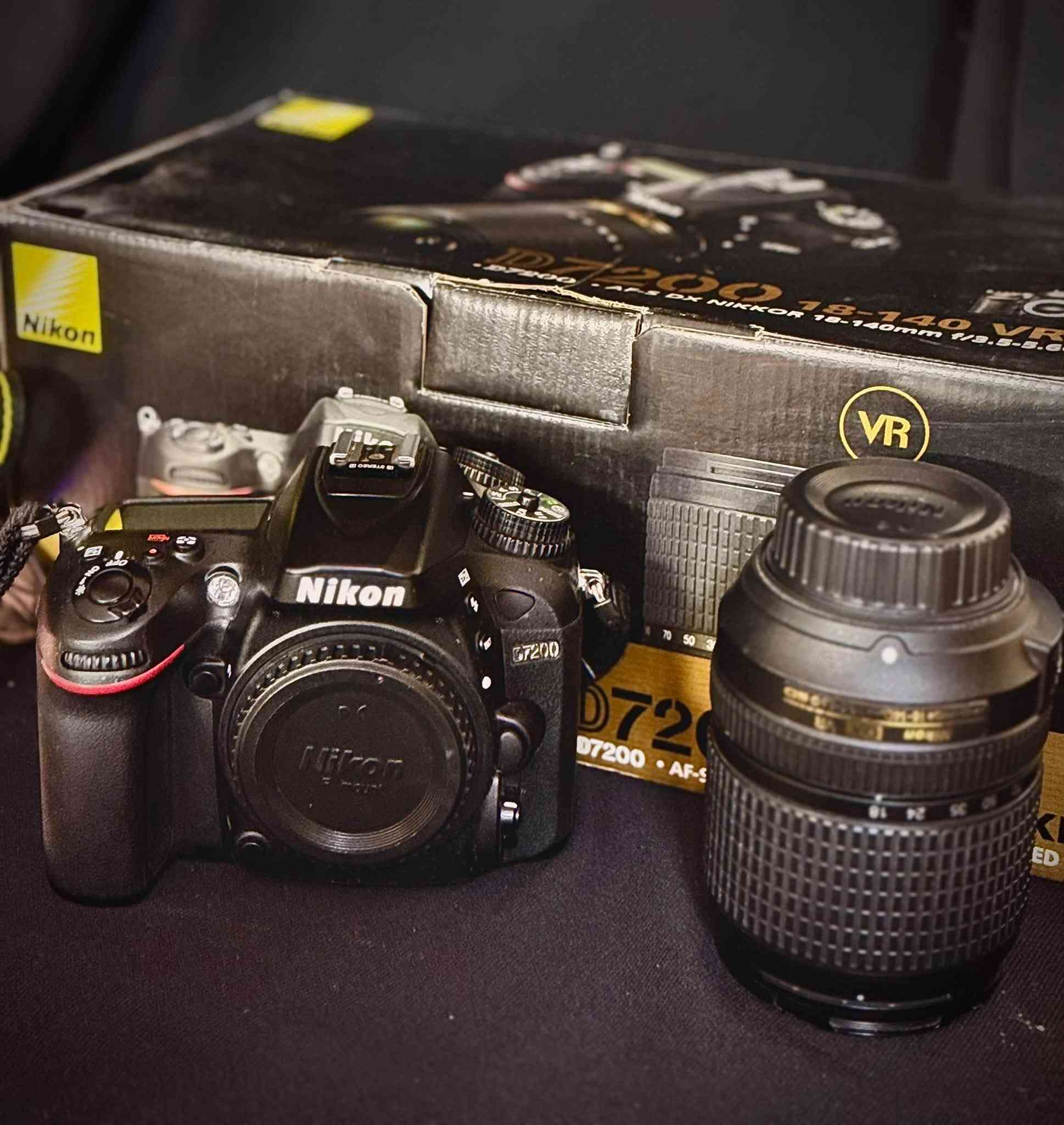 📸 عدد الشترات: 25,515 شترة فقط.
المحتويات:
✅ كاميرا Nikon D7200
✅ عدسة Nikon AF-S DX 18-140mm VR الأصلية
✅ بطارية
✅ شاحن أصلي
✅ حزام Nikon الأصلي
✅ هود العدسة
✅ أغطية العدسة الأمامية والخلفية
✅ الكرتونة الأصلية

أهم المواصفات:
• دقة 24.2 ميغابكسل
• تصوير Full HD حتى 60fps
• نظام تركيز تلقائي بـ 51 نقطة
• تصوير متواصل بسرعة 6 إطارات/الثانية
• منفذا بطاقة ذاكرة SD
‏• Wi-Fi وNFC

💰 السعر: 600000 دينار، قابل للتفاوض بشكل بسيط.

📍 الموقع: بغداد – الكرخ.
☎️ ***********

الكاميرا جاهزة للفحص والتجربة قبل الشراء
