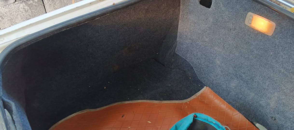 سلام عليكم سوبر ٨٢ رقم بغداد انكليزي مكينة بللاد كير اوتماتيك لا تنقيص ولا تبخير غرفة جديدة تبريد شغال كهربائيات كلها شغاله تايراات جدد حدادية نص عمر كشر نضيف بيها طخة بجانب الأيسر الخلفي يوجد بيها بخات صبغ بجوانب  السعر ٤٥ وبيها مجال للطيبين .. الرجاء بدون تعليقات للتواصل على هاذا الرقم مكان بغداد 
***********
