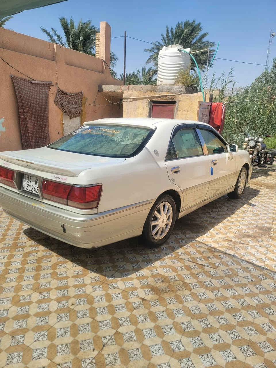 السلام عليكم ملكه للبيع موديل 2000 اصولي شرط المداور بسمي مشروع وطني مكينه بيفيتي اثنين ونص كفاله كير كفاله تبريد ثلج حداديتهه 70بل 100 السياره ما ناقصهه شي كامله  السعر خاص اخوان رايد امراوس ابجارجر العنده لا ايقصر مكاني ذي قار شطره  هاذه الرقم  ***********
