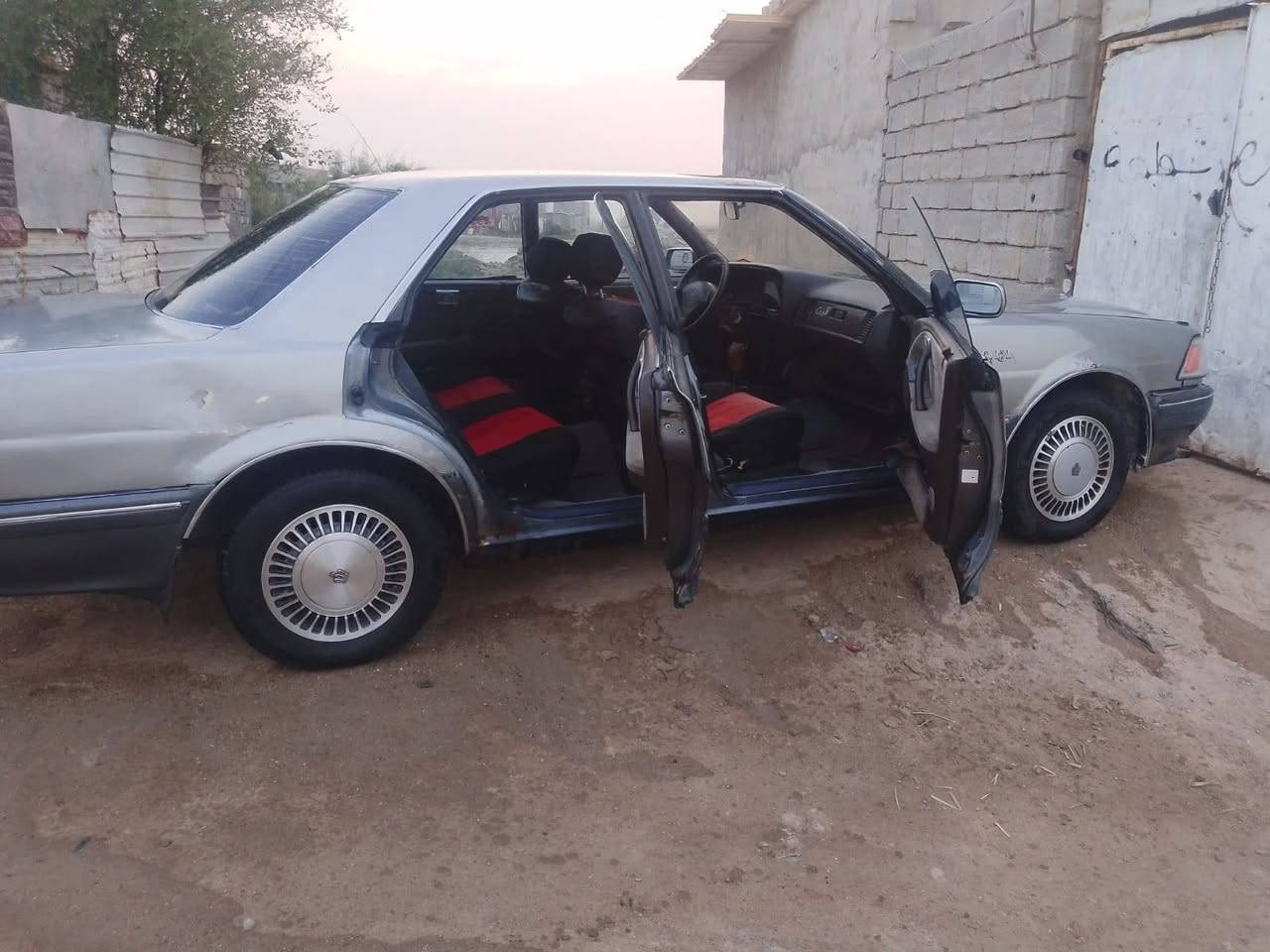 هارتوب النوع رصاصيالمحرك ثنين ونص سياره كومت حديد بس اصولييه موديل ٩٢ سويته بسمي ٢٨ تنتهي البصره الهارثه  رقمي واتساب يشتغل اليريد يتوصل وياي    *********** البصرة, العراق
