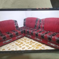 ديوان 6 قطع 9ونص متر بدون زاويه 250 الف 07716918685  نص مكتوب في الصور...