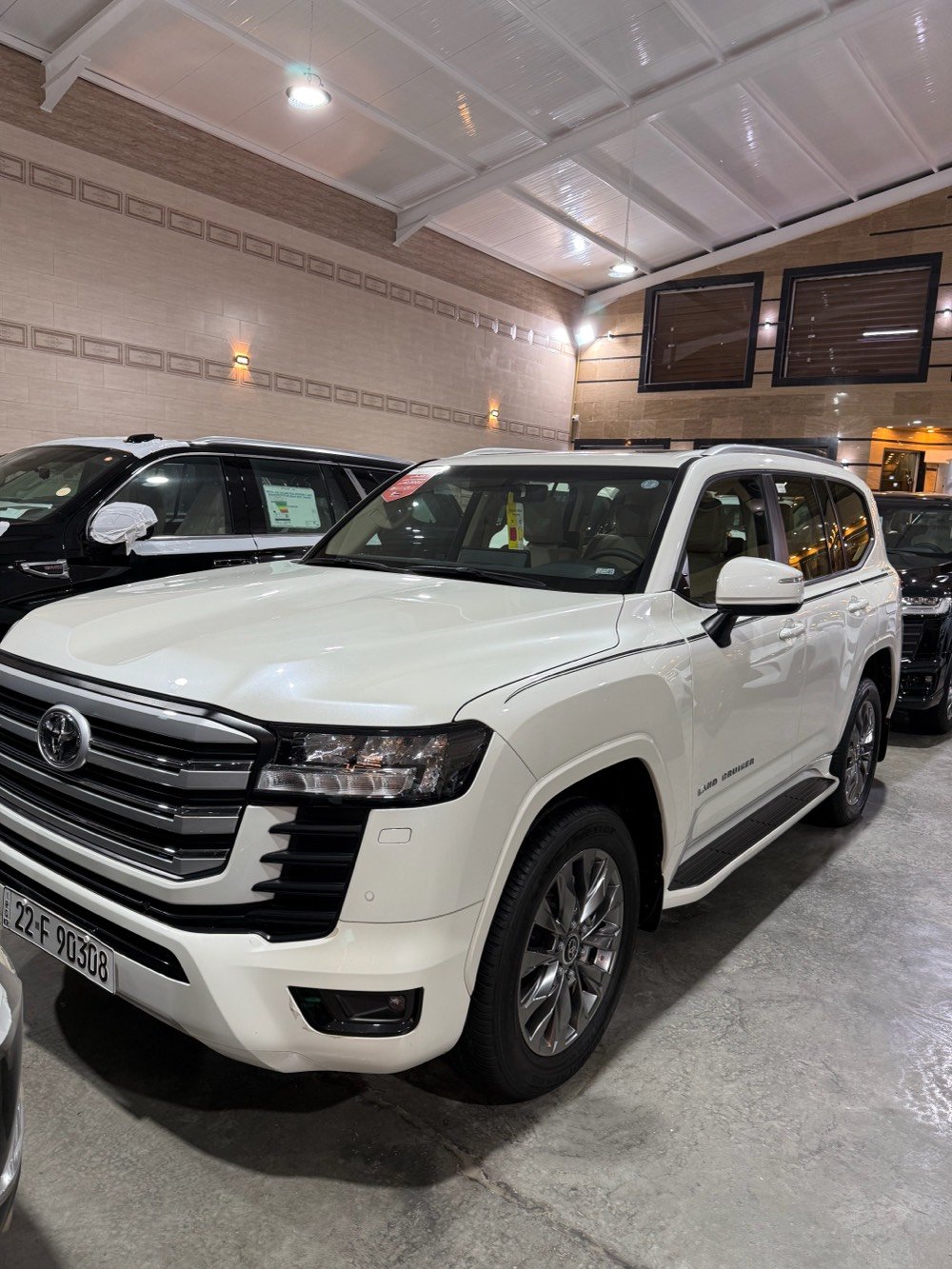 * لاندكروزر GXR ساز 2024 مستعمل مغلفة ppf اربيل 
* ⁠معرض الناجي بغداد معارض النهضة الشارع الثاني 
* ⁠سعد العبيدي (7700637589) (***********)
* ⁠الموديل : 2024 أبيض مكفول ppf ساز 
* ⁠الفئة: GXR لمتد تنفس طبيعي 
* ⁠السعر (67.500 &) اربيل 
* ⁠اللون ابيض رقم بغداد
* ⁠العدد (31000 كم) 
* ⁠داخل جلد بيجي اصلي 
* ⁠محرك  6 سلندر (4000 cc) 
* ايرباك عدد (8) صاج داخلي 
* ⁠بصمة تشغيل بصمات ابواب عدد (5) 
* ⁠شاشة امامية اصلية شاشات خلفية عدد (2) 
* ⁠فتحة سقف (سلايت) 
* ⁠كراسي الامامية كهرباء وتبريد 
* ⁠مقاعد (7) راكب دفع رباعي (4 * 4) 
* ⁠ثلاجة وسطية جنطة كهرباء 
* ⁠تشغيل عن بعد شاحن واير ليس 
* ⁠حساس امامي خلفي ويل (20 انج)
* ⁠وباقي مواصفاتGXR المعروفة 
* ⁠السعر (67.500 دولار 
* بغداد - معارض النهضة - الشارع الثاني - معرض الناجي هـ(***********)