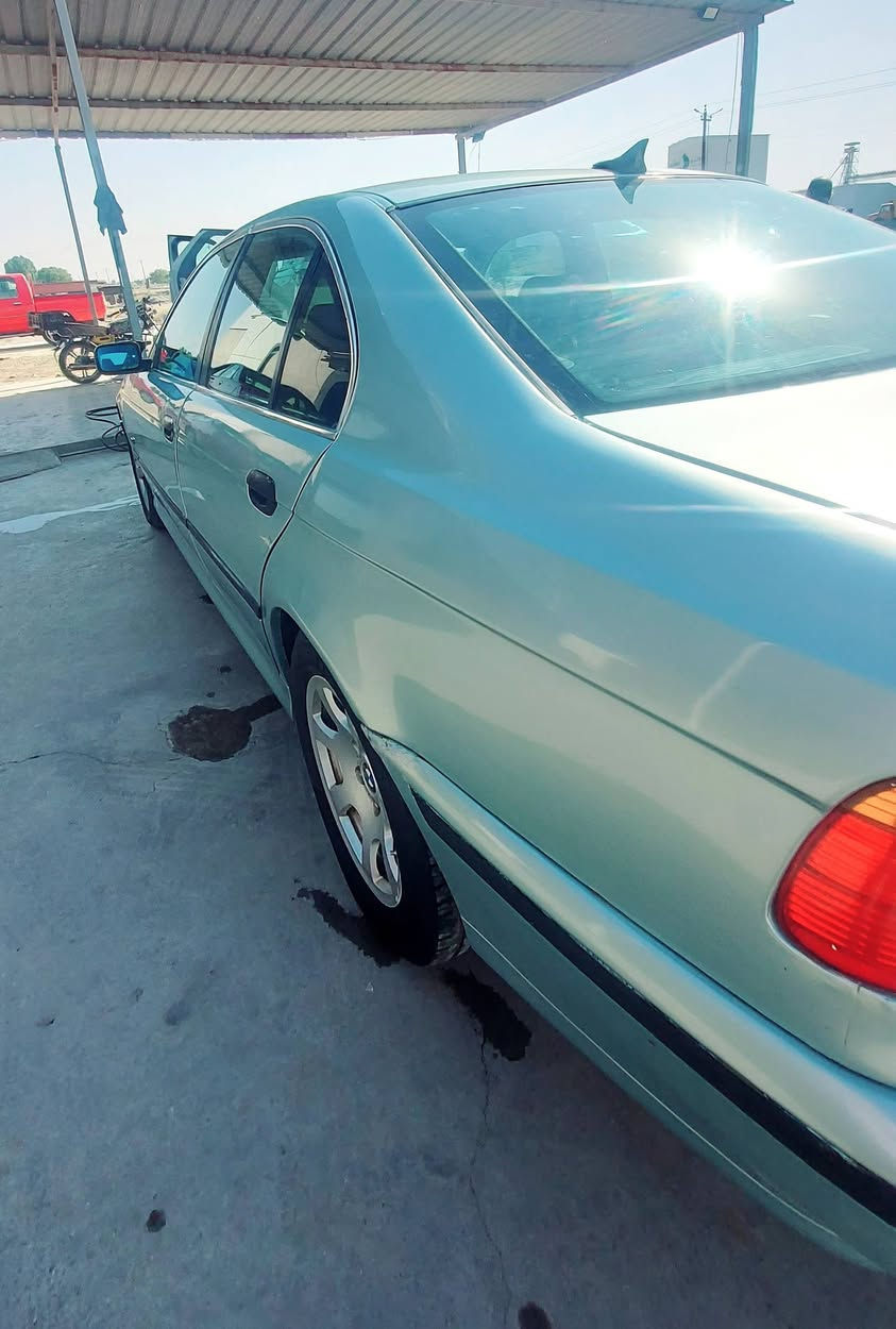 السلام عليكم
للبيع BMW صقر موديل (2000)

سياره نضيف محرك كير مكفول 

مصبوغ عام للجماليه محرك 30 دبل 

العنوان بغداد #ناحيه_المشاهدة 

ملاحظة سياره حادث جاملغ خلفي 

سياره بأسمي . سعر(85) بيها مجال 

للتواصل والاستفسار (***********)
