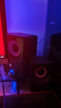 CPU. i5، 10400f جيل العاشر GPU. RTX 3050 8G msi RAM. 2*8 16G DDR4 HRD....