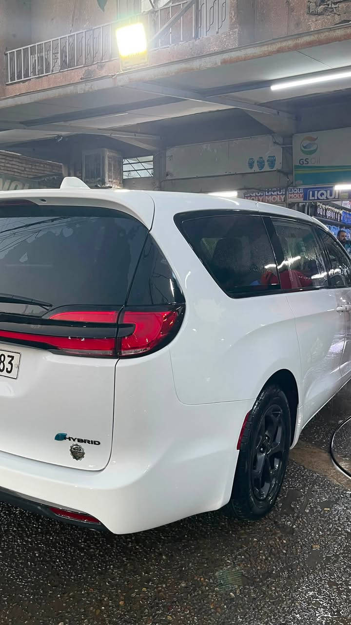 للبيع باسفيكا هايبرد 2022
وارد امريكي 
المحرك : 3.6L/6 سلندر
العداد : 97000K/M
اللون : ابيض لؤلؤي
المواصفات :
فئة S بلاك 
فول مواصفات عدا الفتحة، بصمة، تشغيل عن بعد, ابواب جانبية وخلفية كهرباء، كاميرا دوارة ، شاشة كبيرة، رادار، تبريد 3 قطع، كراسي جلد كهرباء، داخل كلة اسود تحكم ستيرن كامل، ويل كب، فئة S وبعد بيها هواي مواصفات.
حالة السيارة :
سيارة مال بيت ونظافة 98% حادثها جاملغ جهة السايق وهنا بالعراق طخات جدا بسيطة متتعدة الشبر بجاملغ الايمن والخلفي الايمن والهلال الخلفي الايسر صور الحادث والطحات عالوتساب  
مكفولة من الغرق عندي سونار حديث للتوضيح سيارة جاهزة من كلشي ومابيها اي نقص
السعر : 238 ورقة وبيها مجال بسيط للشراي
المكان : بغداد  - الدورة حي الصحة
للاستفسار : *********** 
الشراي يتصل او يراسل وتساب وادزلة بقية التفاصيل
