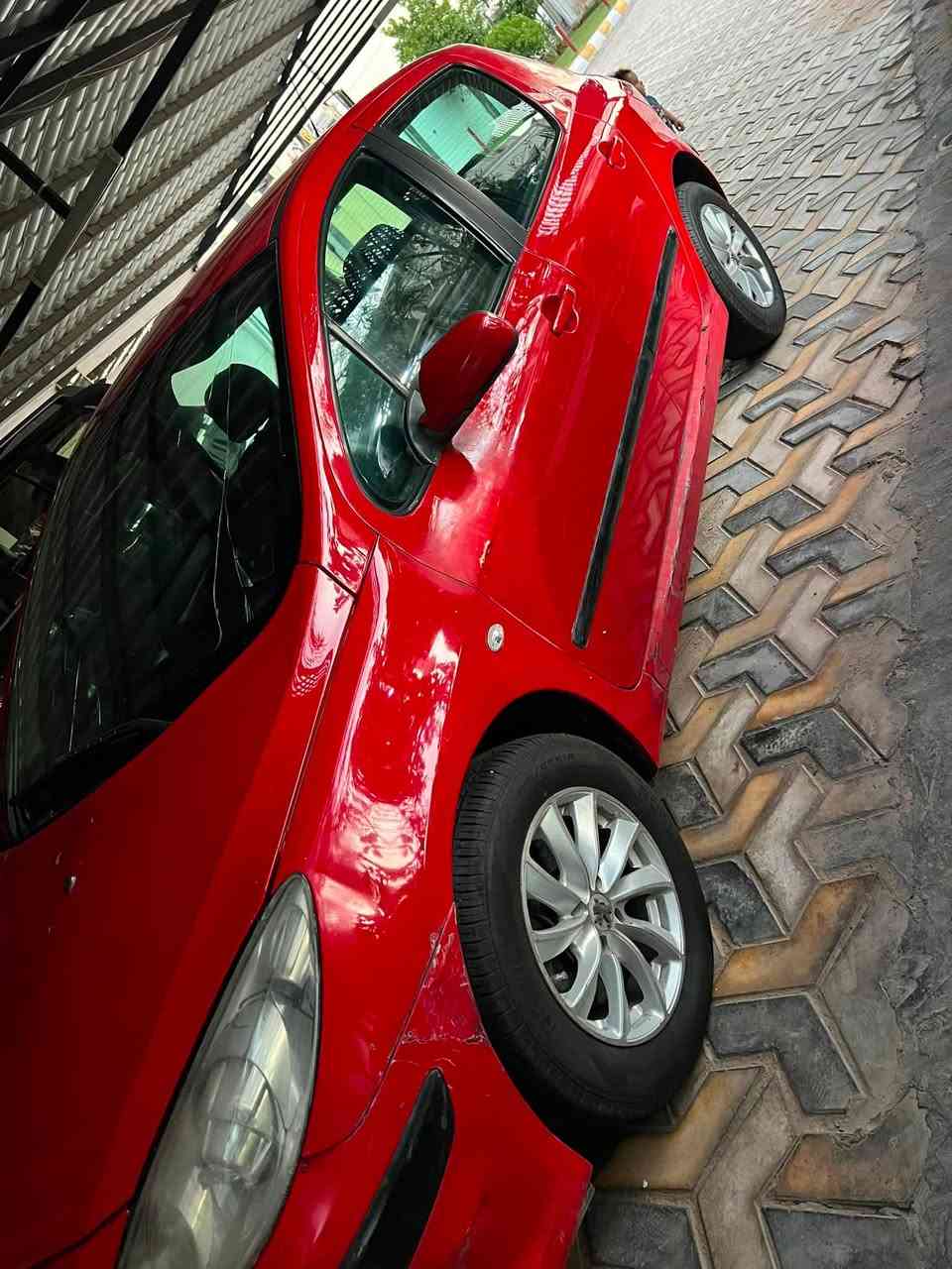 سلام عليكم للبيع للبيع فقط
من رخصه الادمن وافق ع منشور بدون زحمه 
بيجو فرنسي موديل 2006حجم 307باسمي 
رقم بغداد سنويه جديده لوحات جدد مكاني الانبار الفلوجه الاتصال ع الرقم ***********
سياره جاهزه من كلشي بدون اي نواقص فقط محلاظات بصبغ لا غير
