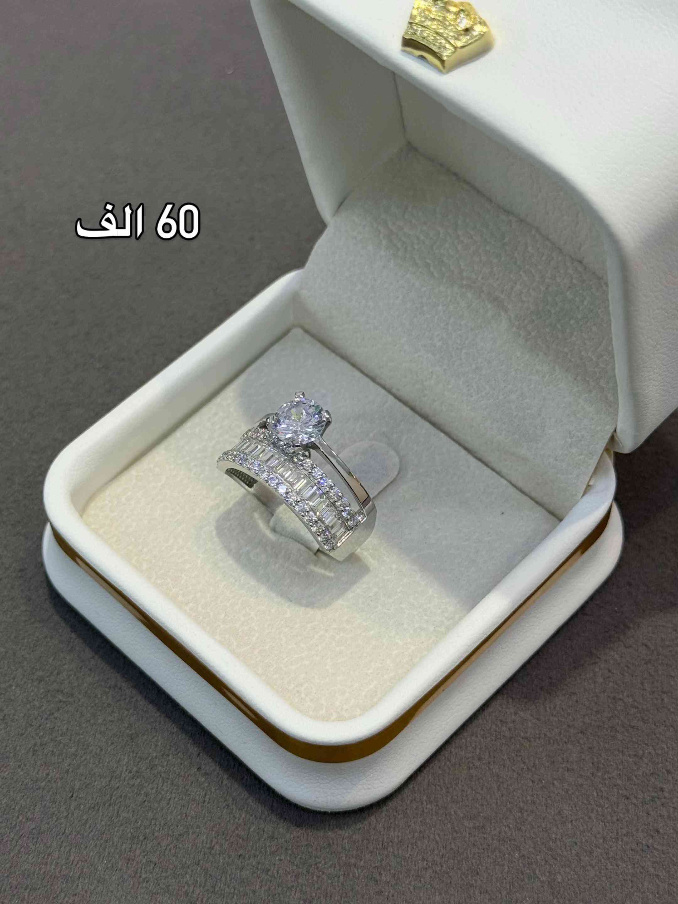 تميزي باطلالتك معنا ✨  الفخامه والجوده العاليه 👍✨ العنوان الديوانيه/سوق التجار/ شارع الصفافير  يوجد توصيل الى كافه محافضات العراق🛵🛵 ***********/*********** #ساعات #ساعات_نسائية #ساعات_رجاليه #reels #dimond 
