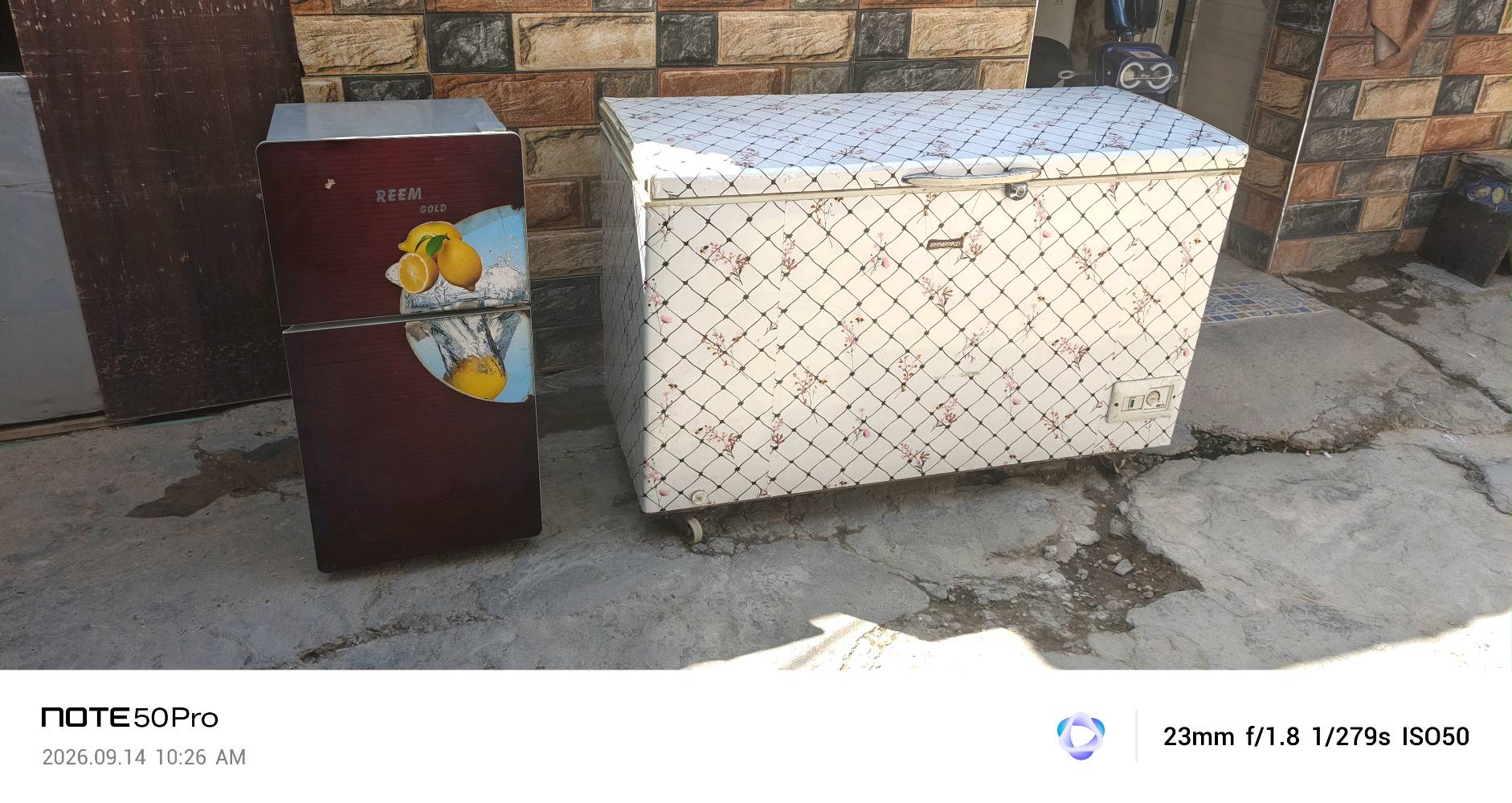 للبيع  .. 
مجمده كونكورد نظيفه نظيفه فقط يرادلها ماطور 
نظافتها 80٪ 
سرير اطفال عدد 4 مستعملات نظيفات 50٪
طباخ مصري يونفرسال نظيف شغال فقط باب الفرن مخلوع  نظافه 80٪
سعرهن شلع  450 وبيهن مجال 
***********0