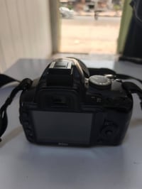 نيكون D3000 • عدسة 18-55 • VR