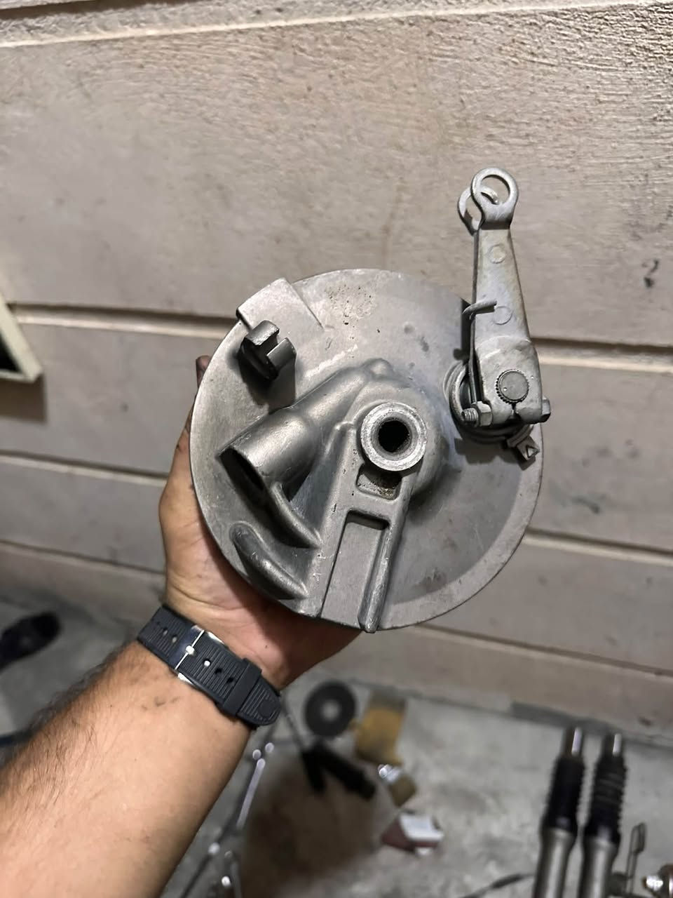 ️
🏍️ أغراض بريز نوزل & كابريتر ***********

* مكينة بريز: لا صوت ولا دخان، بيها ونة إكسل — سعر 90

* مكينة: بيها إكسل، لا دخان ولا صوت — سعر 50

* كابريتر بلادية، على فحص — سعر 50

* نوزل تفصيخ — سعر 10

* قاعدة فيتبم وطوافة كاملة — سعر 50

* تانكي وطوافة — سعر 25

* تانكي نوزل — سعر 25

* ضفيرة نوزل — سعر 35

* ضفيرة كابريتر — سعر 25

* عقل نوزل — سعر 35

* عقل كابريتر — سعر 20

* شوته — سعر 20

* استيرن مع حساس — سعر 15

* كفرات مختمة، نظافتهن 50٪ — سعر 30

* جويتر تفصيخ، على ضمان — سعر 40

* كلجات على فحص، زوج — سعر 50

* شاصي — سعر 35

* ماشه — سعر 10

* دبل أمامي — سعر 25

* دبل خلفي — سعر 10

* فج بريك — سعر 15

* صالنصه — سعر 25

* صالنصه حساس — سعر 20

* بك لايت — سعر 25

* مازدة أمامية — سعر 15

* أشاير — سعر 15

* كويل — سعر 10

* سوادات، 3 قطع — سعر 25

* مجمع أشاير، زوج — سعر 10

* تاير ويل أمامي — سعر 20

* تاير ويل خلفي — سعر 20

* ويل فقط دسك — سعر 10

* استان تعليك — سعر 25

* كشن وحاضن — سعر 30

* ذيل — سعر 10

* قبق هندر — سعر 20

* عداد سرعة نوزل — سعر 30

* عداد سرعة كابريتر — سعر 15

* واير سكليتر خطين، بلاديات — سعر 10

* واير سكليتر خط، بلاديات — سعر 5

* قفل جنطة واير، بلاديات — سعر 15

* وايرات بريكات — سعر 5
