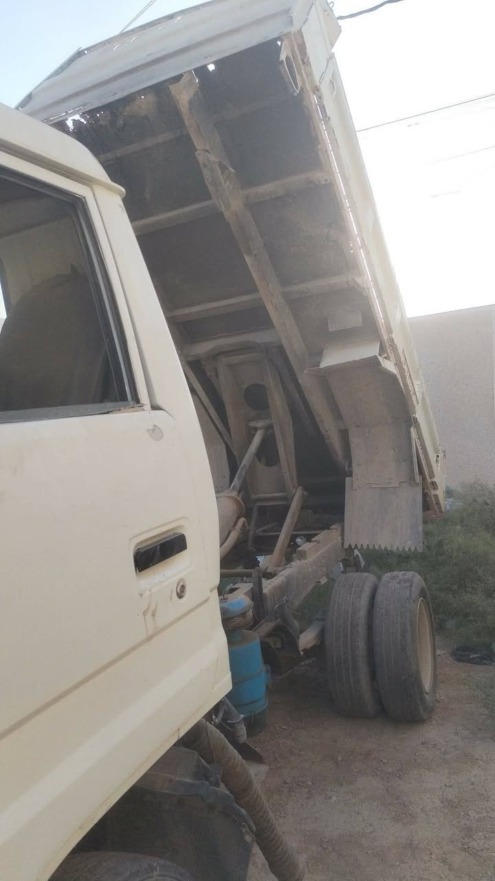 للبيع تيوته راس الثور نثيه شاصي جديد مكينه 16 بيهه بخار تخم تاير كهربايات شغاله سياره جاهزه من كلشي بس مكينه بيهه بخار رقم ديالي الماني تحويل مباشر السعر 60 اتصال ع الرقم ***********
