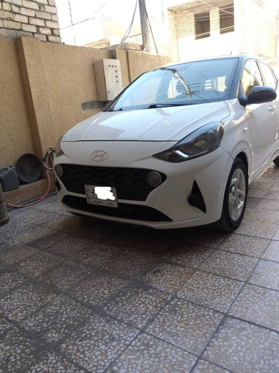 هونداي i10 لونين بلادي ماشية 88000كيلو بيه صفحة السائق صبغ نتيجة شخوط فول مواصفات رادار امامي تحديد مسار توقف ذاتي إطفاء ذاتي شاشة كامرة خلفية حساس خلفي سيارة جاهزة محرك كير تبريد منظومة جديدة صدر تايرات رقم بغداد مكان بغداد للاتصال *********** بغداد, العراق
