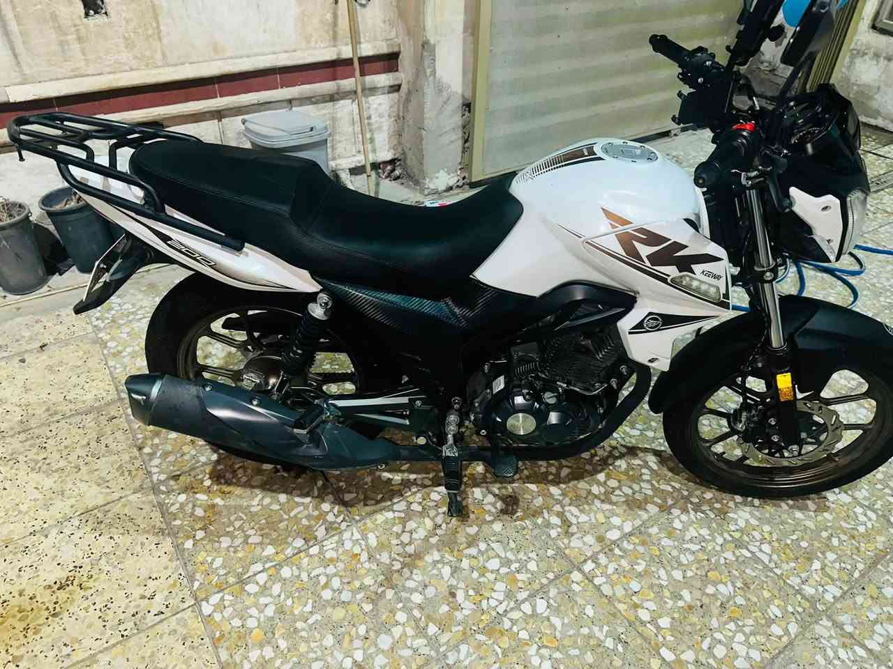 دراجة RK 200cc
ماشيه اقل من 4000 بعدها بل ضمان 

موديل 2025 نازله ب2026

دراجة نظيفة 100‎%‎ 

ودراجة تخبل 

للاستفسار *********** 

السعر 2400   واذا ما تشتري لا تكسر بسعرها 

الدراجة ما مفتوح بيه برغي
