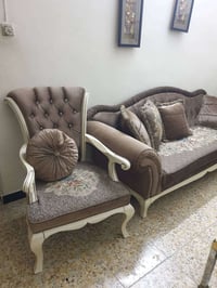 تخم عشره مقاعد للبيع المكان بغداد الاتصال ٠٧٩٠١٦٠٣٤٠٢