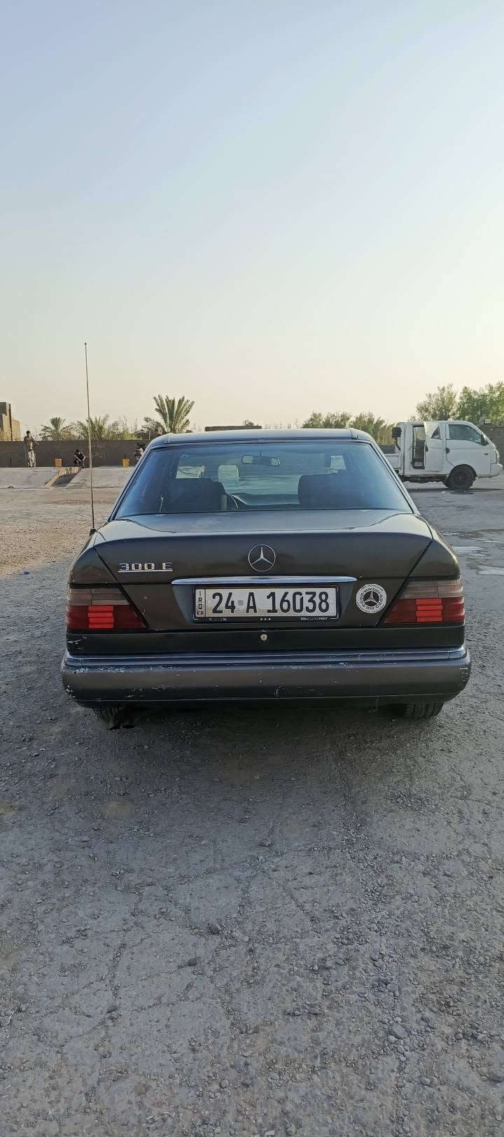 سلام عليكم مارسدس للبيع رقم دهوك نكليزي شرط تحويل سنويه جديده تخم تاير حداديه جديده كهربائيّات كله شغاله كير ومكينه مكفولات تبريد ثلج سياره كفاله عامه ماعده صبق جماليه سياره جاهزه عنوان واسط كوت مكلف بل نشر ***********ابو علي
