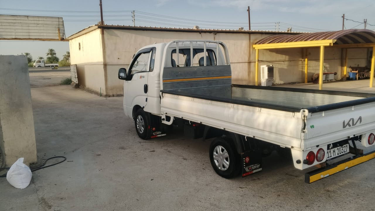 السعر 145 وبيهه مجال 
السلام عليكم سياره موديل 23 بيهه ضربه بل بنيد ما مصلحي سياري خير من الله تبريد ثلج كير محرك خير من الله ماشيه 110 تخم تاير جديد مكان سياره بغداد المحموديه ‏‪***********‬‏
