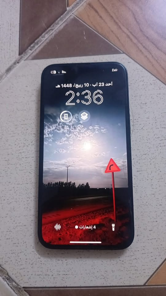 ايفون 13لون نيلي 
ذاكره 128
نضافه مثل ماشوف كدامك 90%
ملحقات كارتونه +واير شحن 
***********+وتساب 
سعره 450
