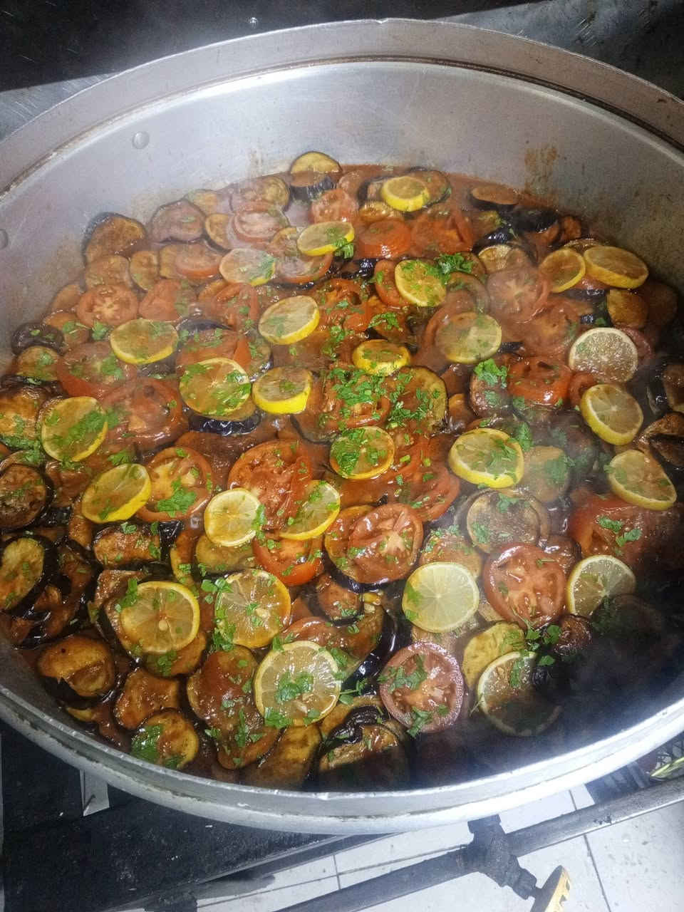 سلام عليكم طباخ شرقي متفرغ لعمل 
شرط التيست هاذا رقمي 🆕***********
