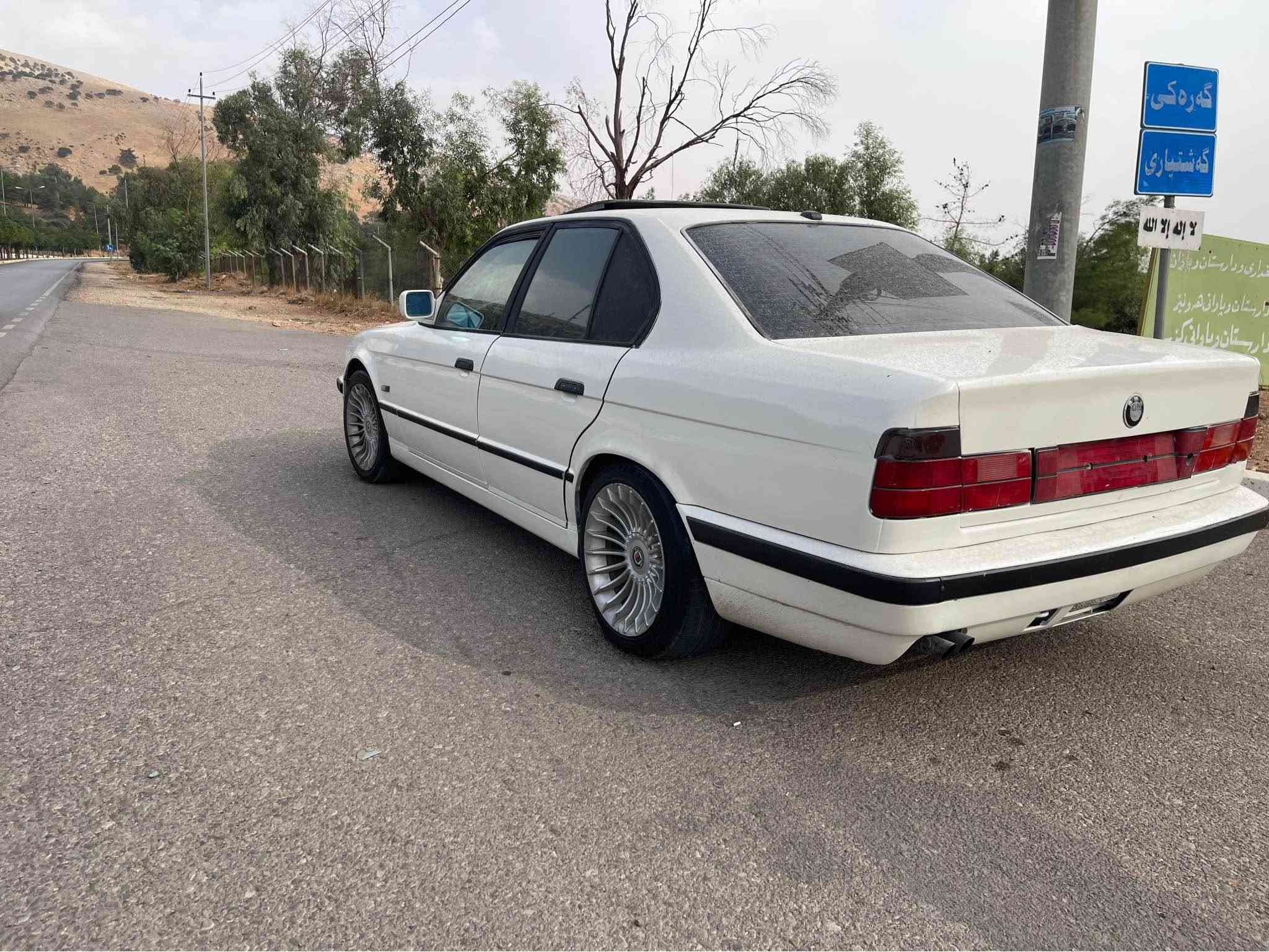 بي ام ٥٢٠i • موديل ١٩٩٣ • رقم سليمانية
