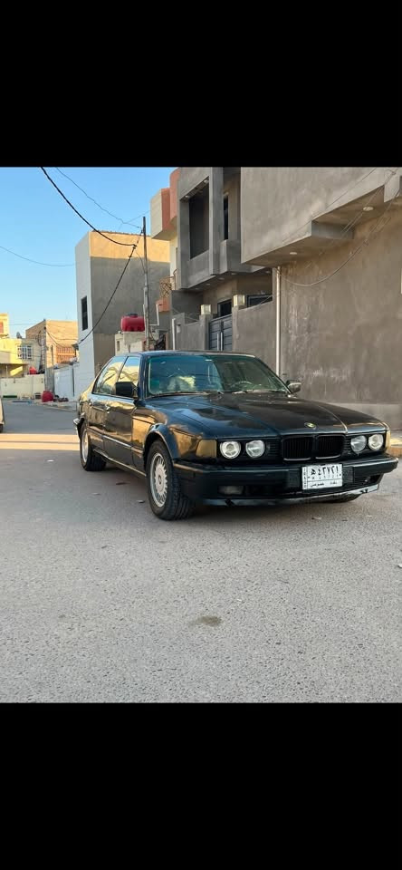 السلام عليكم  للبيع   BMW موديل 1992 730 مفتوح 6 سلندر رقم بغداد وتحويل ثاني يوم كير ومحرك بشرط بالجيس تبريد ثلج قطعتين تبريد  الحماوه انساها غرفه جلد بالجيس السياره ابلاديه شرط مصبوغه عام جماليه السياره نضيفه صرف البانزين اقتصادي للاخير  سنتر لوك كله شغال ولا كلوب مشتغل بالدشبول 
المكان دوانيه  
 السعر35  السياره الهاتف ***********
