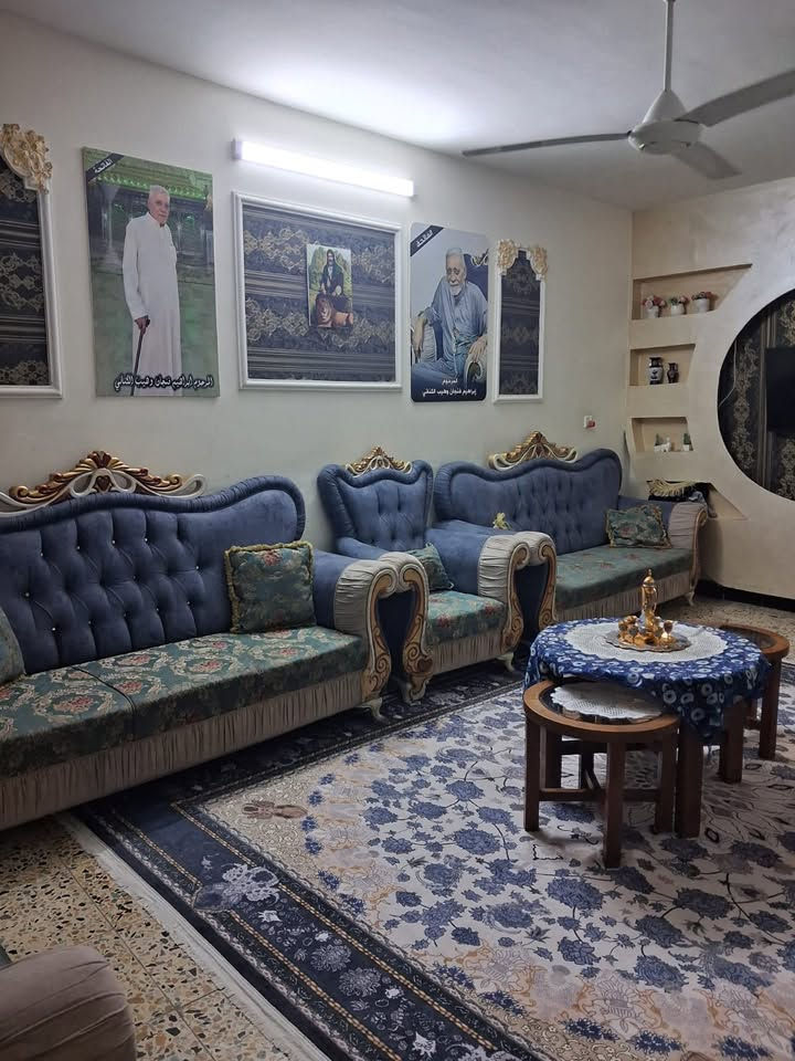 تخم كامل • ٢كبار ٢وسط • ٤ كرسي