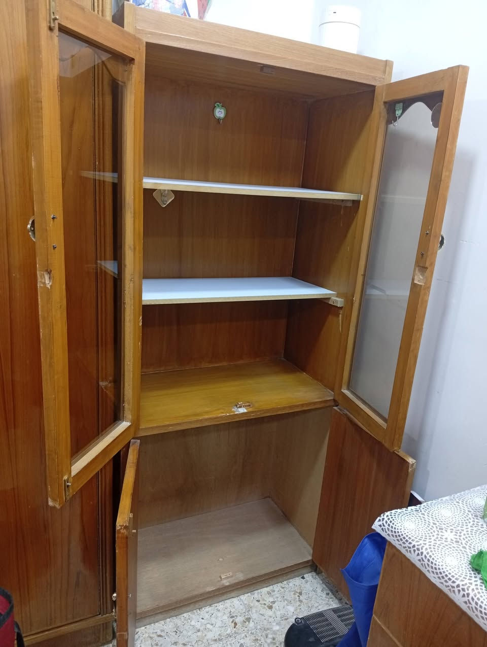 للبيع بابين سعر 50وبي مجال للاستفسار ***********
