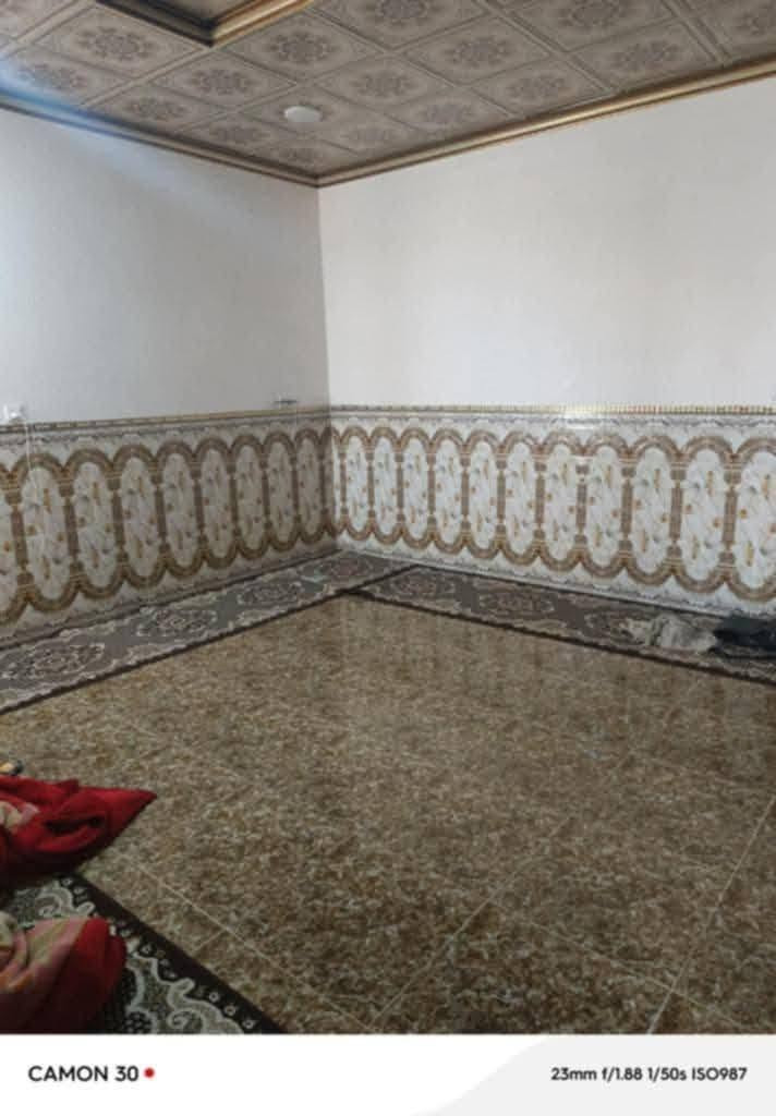 السلام عليكم
بيتين بقريه الحصويه للبيع
مساحه الارض 3800متر
دونم ونص
البيت الصغير يحتوي على 
ربعه كبيره+غرفه+موزع+مطبخ+حمام 

البيت الكبير يحتوي على 
ربعه كبيره+هول+موزع كبير+ غرف عدد اثنين إكبار +مطبخ+ حمام +بيتونه كبيره 

خطين ماء +وكهرباء ✅

وطاقه شمسيه ✅
4 سبالت ✅
السعر 40 مليون قفل  
يرهم مقدمه زينه وبنفس السعر ✅
للاستفسار@ الاتصال على الرقم 
***********
