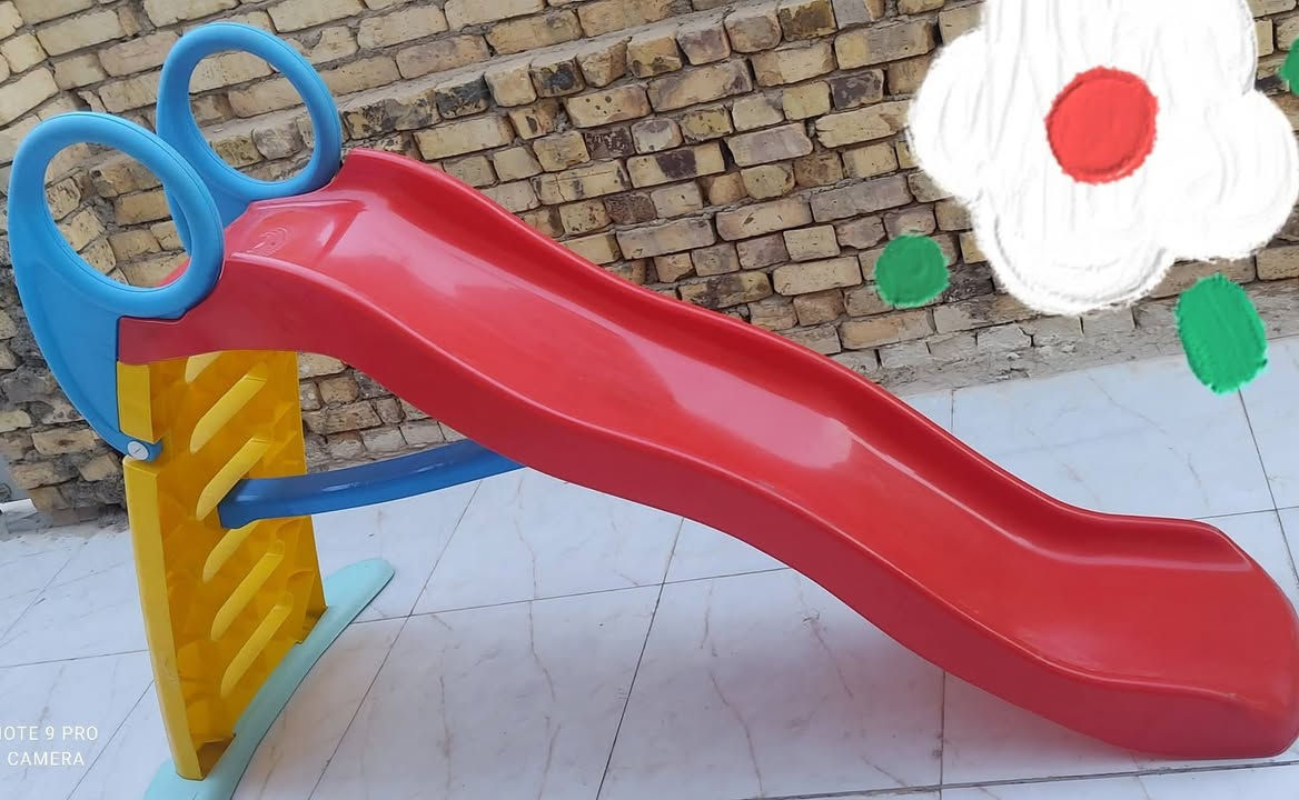 السلام عليكم 
سبورات + ميز وكرسي استعمال جداً قليل وغراض اخرى ،نظيفة جداً وبعضها مستعملة فقط ٢٠ يوم
وكما موضح بالصور 
للاستفسار الاتصال على: 
 ***********

نص مكتوب في الصور:
- NOTE 9 PRO
- CAMERA