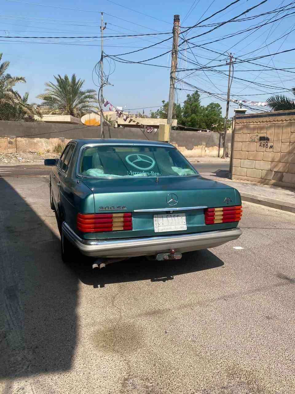 مديل 1985
مكينه ثنين ونص ديلكو سياره مصبوغه تخم تاير  باب قصير مكينه وكير شرط الداخل جلد.***********
