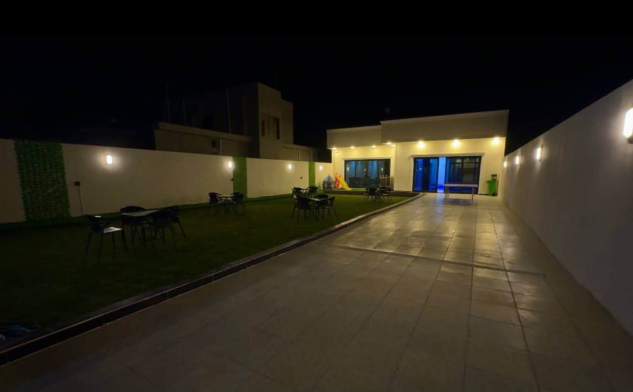 🌿 مزرعة بالزعفرانية 🌿
مكان مثالي للونسة والراحة 😍✨

🏊‍♂️ مسبح 10×5
🎱 بليارد
🔥 فيشة
❄️ تبريد
🌳 أجواء هادئة ومريحة

📲 للحجز والاستفسار واتساب:
***********
