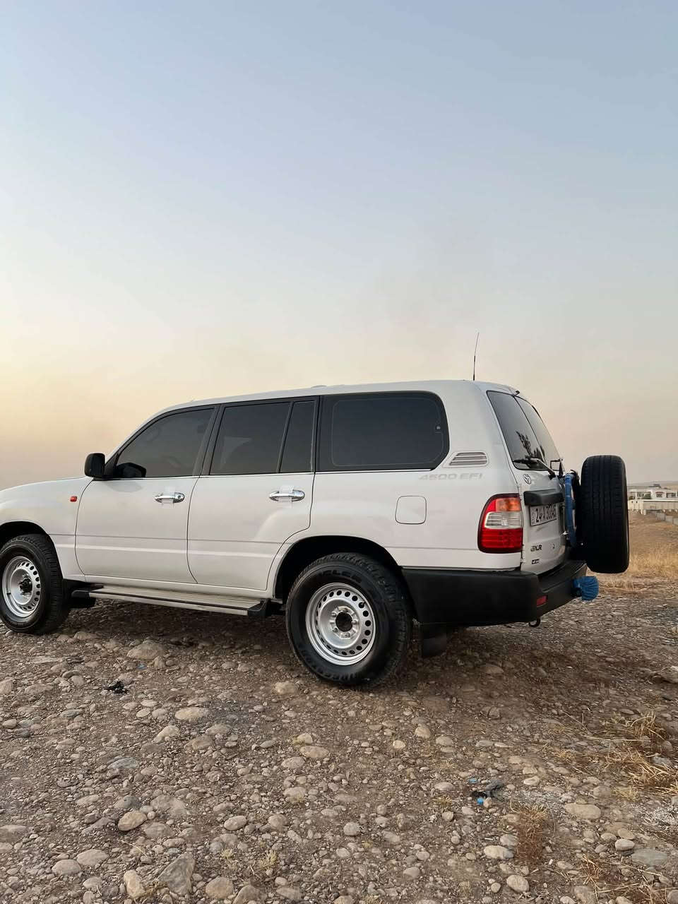 فرۆشتنی خێرا
خوار هەموو بازار 
مۆنیکا Land crusier 2001
نمونە لە جوانی سەیارەکە ٢پارچەی هەیە تەحویل ئەسل ناوی لە حاسیبەدا نیە پێش تەبەلە ئاخیر مەرخوب مواسەفات سێ روحب ناو سەلاجە تەبریت قوفل مەرکەزی جام کارەبای هتد…
نرخی 129 معامەلیەکی کەم …
*********** whatsapp
