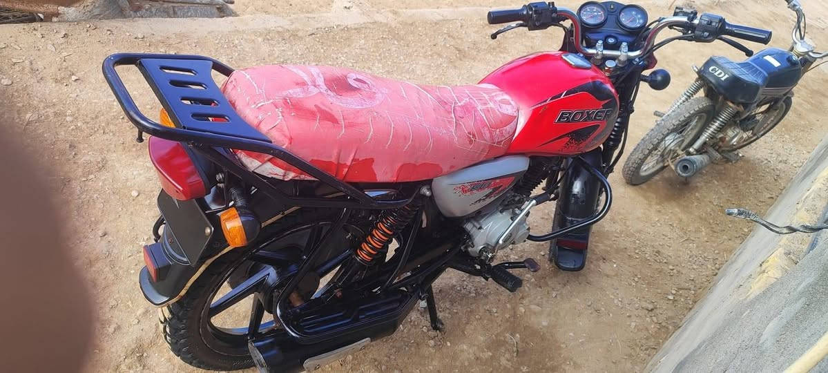سلام عليكم بوكسرللبيع موديل ٢٠ مجفت السعر  1.250000اوبيه مجال لشراي*********** مكلف بلنشر
