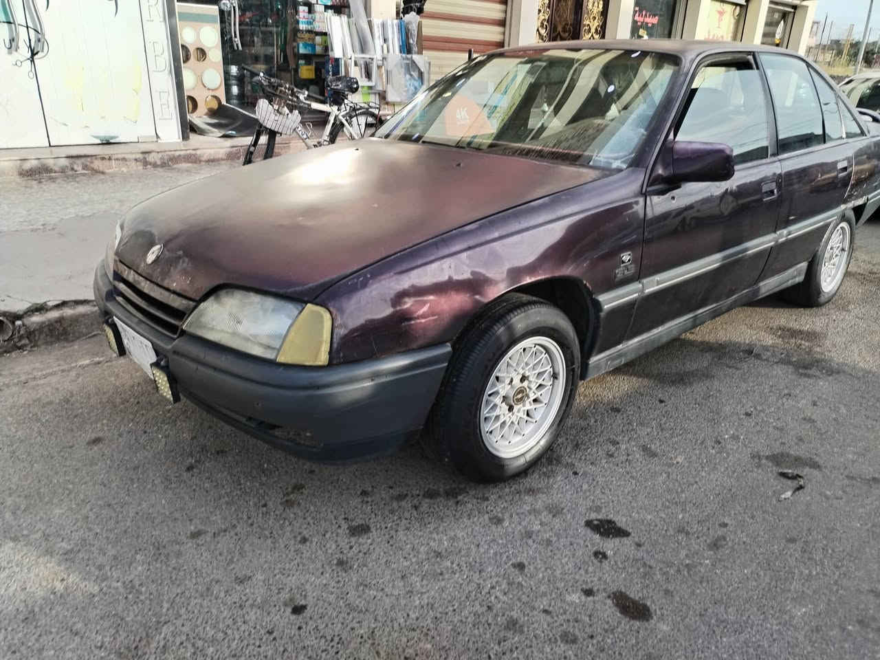 اوبل اوميكا موديل 1989 السياره باسمي سنويه عضم كهربائيات كلها شغاله قفل مركزي طخم خلفي وامامي جديد طخم تاير جديد طخه جاملغ الخلفي الاتصال ***********

