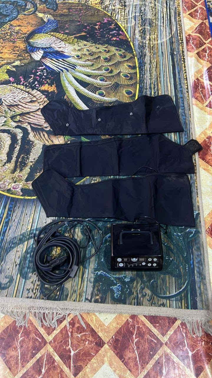 جهاز ضغظ سوائل جسم صناعه الماني 
جديد شغال وكل ملحقاته موجوده 
سعر 650 الف 
العنوان البصره 
الرقم ***********
