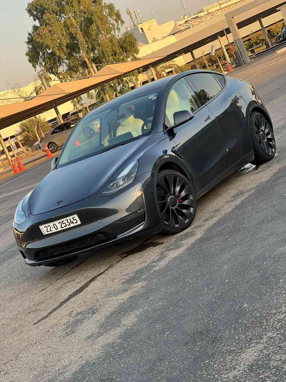 Tesla Model Y 2024
📍السياره حلوه وجديده واحله من الصور وترقيم جديد 

PEFORMUS تسلا موديل Y 2024

السعر210 وبيها مجال

الموديل  2024

  

المسافة المقطوعة10km

مرقم أربيل بسمي تحويل ثاني يوم

‎

                         👇🏻👇🏻👇🏻الاضافات  👇🏻👇🏻👇🏻

                                  

‎• تقطع بالشحنة550 كيلو

‎• سقف بانوراما زجاج

‎• شاشة كبيرة حجم 15 بوصة

‎• كاميرا خلفية

‎• حساسات خلفية

‎• كاميرا امامية

‎• حساسات اماميه

‎• كاميرا جانبيه 

‎• كراسي كهرباء 

‎• كراسي مدفية

‎• غرفة جلد مميزة لون ابيض    

‎• رادار امامي

‎• رادار خلفي

‎• رادار جانبي

‎• مانع تصادم

‎• محدد مسرب

‎• كاميرات عدد 8 

‎• حساسات جانبيه

ويل قياس20 

‎• مثبت سرعة

‎• كاميرات محيطيه 360° 

‎• تحكم بالسياره عن طريق الشاشة

‎• نظام قيادة آلية Auto Pilot

‎• عداد ديجيتال

‎• تشغيل تلقائي

‎• نظام قيادة ذاتية Full Self drive

‎• نظام (RCTA) للتنبيه عند الرجوع للخلف

‎• نظام (RSA) لكشف لافتات السرعه للطريق

‎• نظام (PSC) الرادار الذكي لمنع الاصطدام 

‎• نظام (LTA) لتحديد المسار على الطريق

‎• تشغيل عن بعد

‎• الدخول الذكي

‎• نظام ترفيهي كامل متكامل يحتوي على ( YouTube / 

WhatsApp / Tik Tok / Netflix)

🚗 مكاني بغداد الكرخ للاستفسار***********
