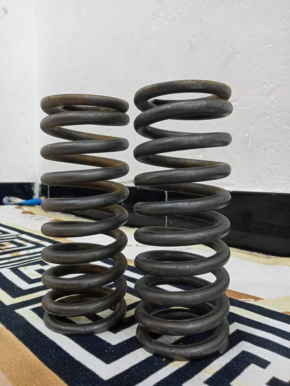 يسلام عليكم لوي البيع شتريته وماشديته وعلي شتريته زوج 30الف عنواني البصره حيانيه شارع سد رقمي ***********
