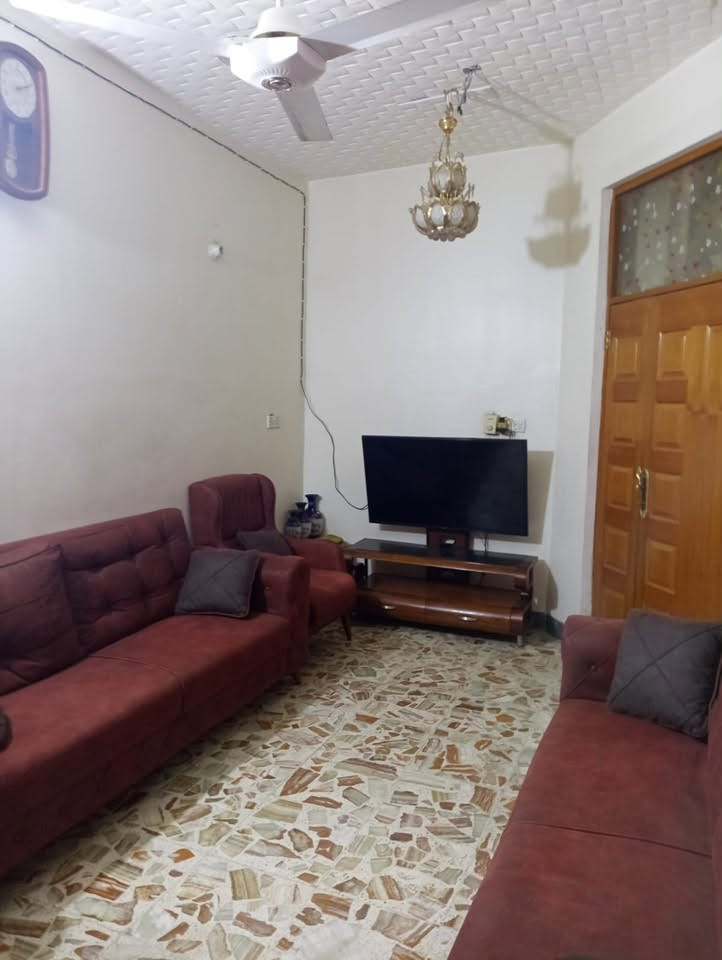 دار للبيع مساحه (100متر )
طابقين غرفتين نوم موقع حي الصحة مقابل مخبز الكورنيش طابو زراعي سند 25
خدمات كاملة تبليط السعر (160)مليون 
بي مجال الاستفسار /***********
***********
