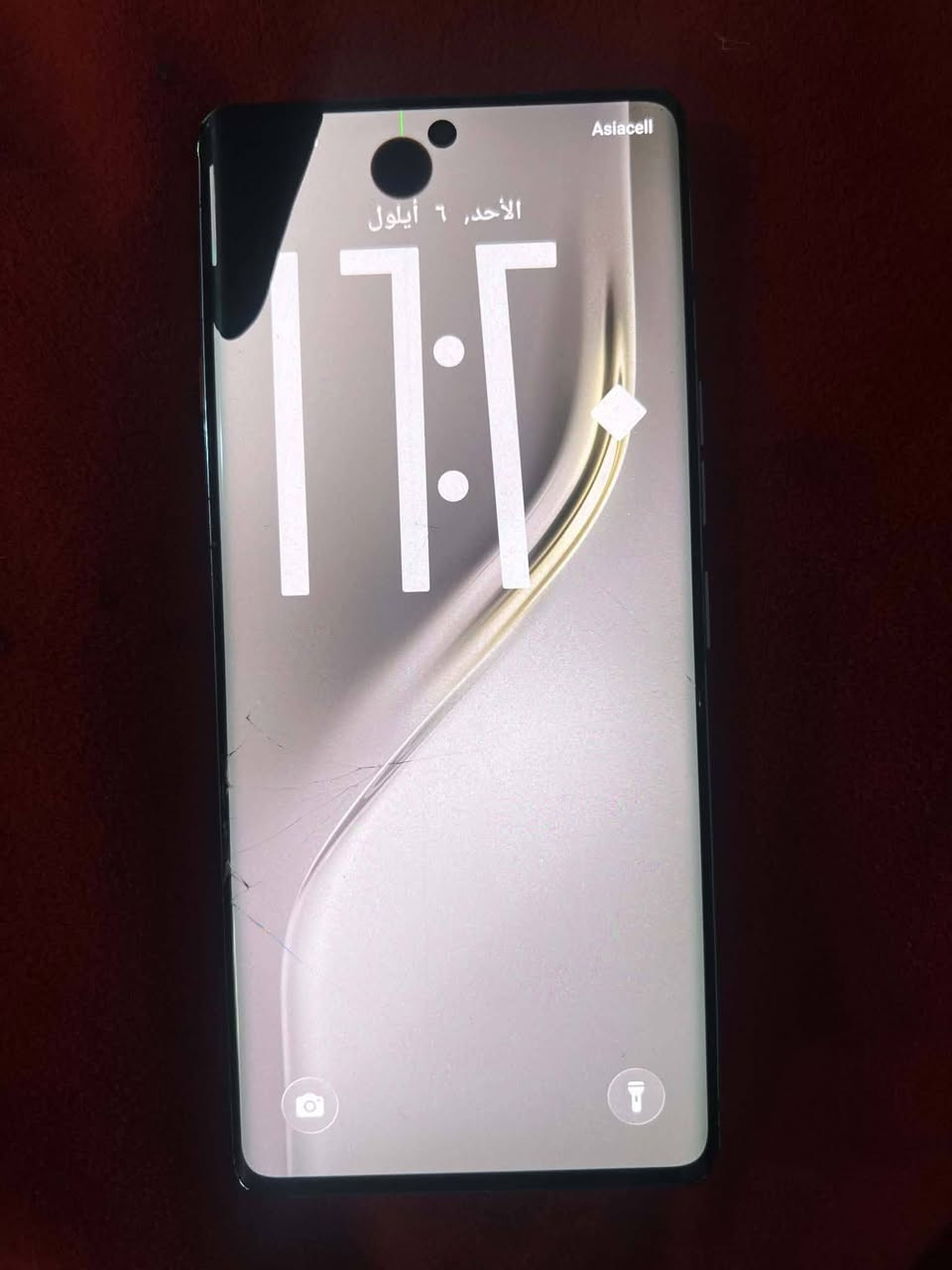 تكنو كامون برو5G ذاكره 256 عشوائية 12+12 أبيه هاي السواد بالشاشه وفطر السعر 180 مكاني البياع ***********
