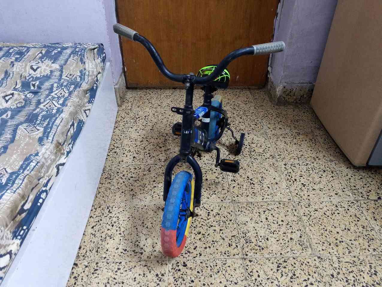 باسكل اطفال حجم 12للبيع نضيف السعر30وبي مجال مكان بغداد الجديده شارع المسبح رقم ***********بي واتساب
