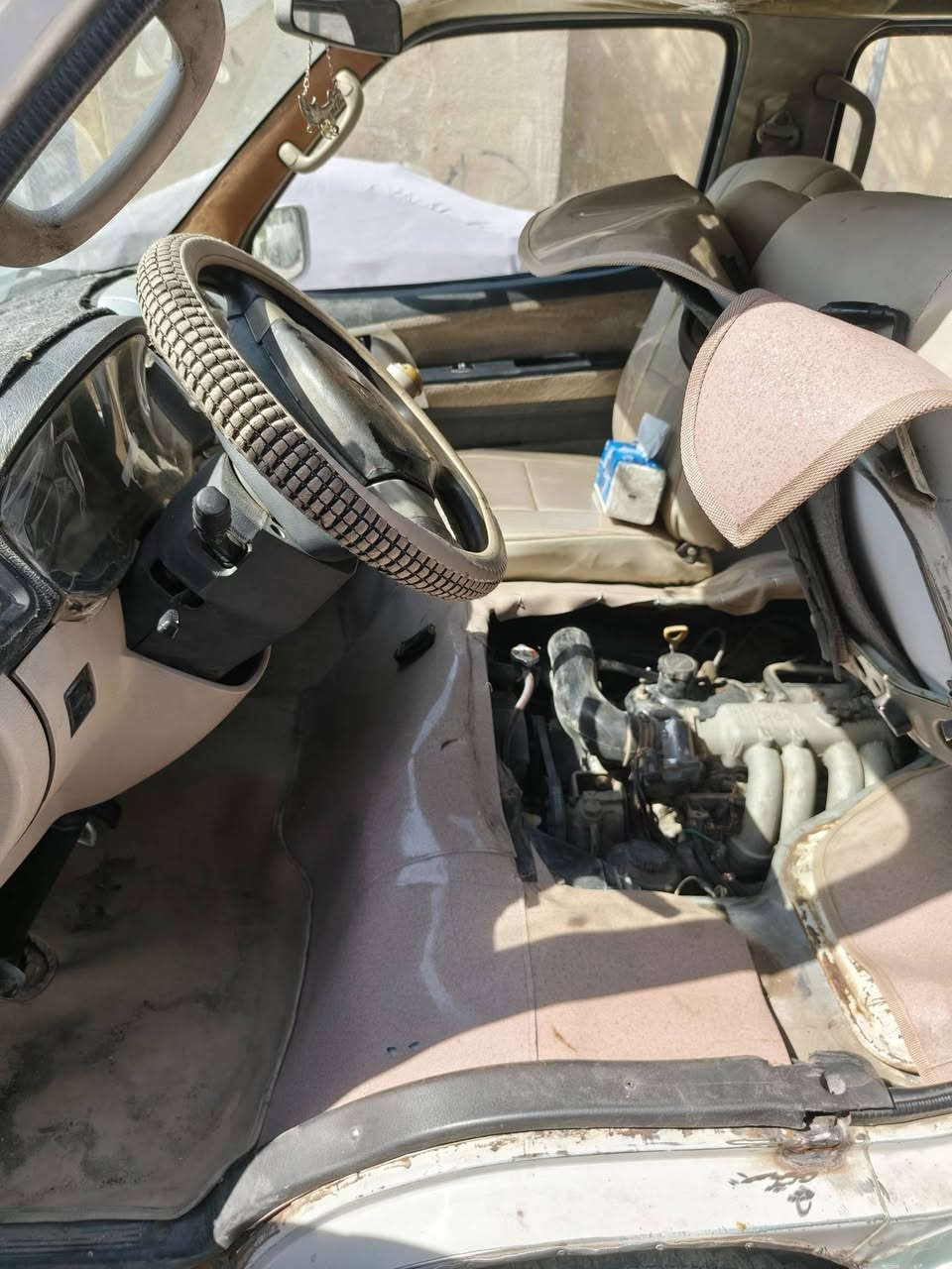 سيارة H1 موديل 2012 كير ومحرك مكفول بس بيه طخات بصيط على البارد السعر 65 العنوان بغداد مدينة الصدر رقم الهاتف ***********
