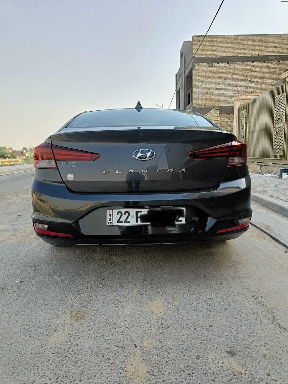 النترا  وارد امريكي
مـوديـل \ 2020 
رادرات جانبي امامي •
توقف ذاتي 
نقطه عمياء 
تحديد مسار•
ثلاث وضعيات قياده •
لايت زنون عالي ناصي زرع عدسات 
شاشه كبيره كامره دوره •
مانع انزلاق• 
تحكم ستيرن جهتين •
شاشه صغيره للأعطال•
ويل كب •
-نضام البريك ABS •
4 دسك•
حساس لضغط الأطارات بالدشبول•
مكينه دوش 2000 المرغوب 
لاتبخير ولاتنقيص ع فحص 
گير بلادي ع وضع شركه 
 تبريد ثلج 
شواصي لغود كفاله 
ماشيه 114 الف ميل 
رقم اربيل دولي باسمي 
تحويل ثاني يوم 
سياره كل نقص مابيها  
 بيها منضومه غاز جديده ايطاليه 
صور حادث مرفقه بالمنشور
السعر .  115  وبيهة مجال 
مكان السياره بغداد الكرخ / هاتف ***********
