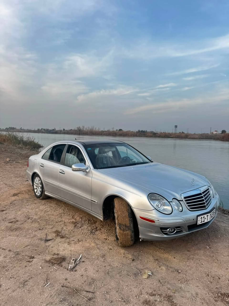 مارسدس 211 E350
فول مواصفات وارد أمريكي 
افنكارد ٢٠٠٨
معروفه مواصفات
السعر ١٥٠ بيه مجال
رقم تلفون *********** 
مكان السياره فلوجه
