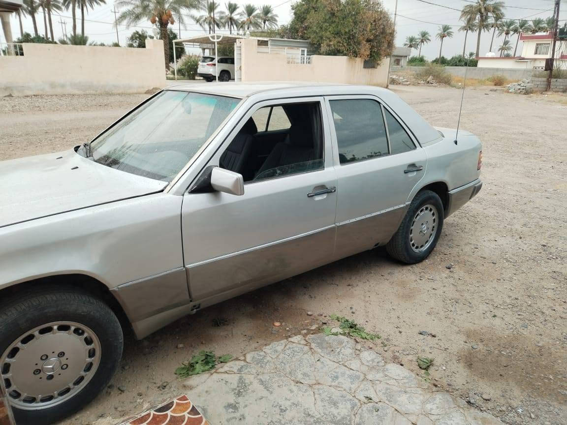 مرسيدس ٣٠٠ • موديل ٩٠ • رقم كركوك